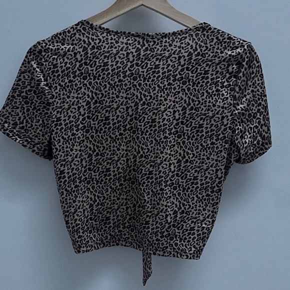 Cheetah Print Cropped T-shirt - Picture 5 of 5